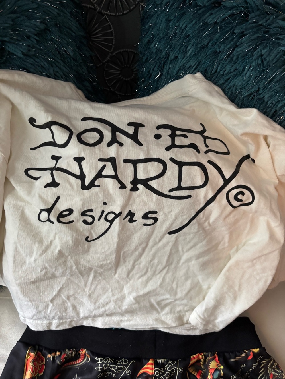 Ed Hardy Black Tattoo-Print Joggers with White Cropped Logo Tee - Picture 8 of 10
